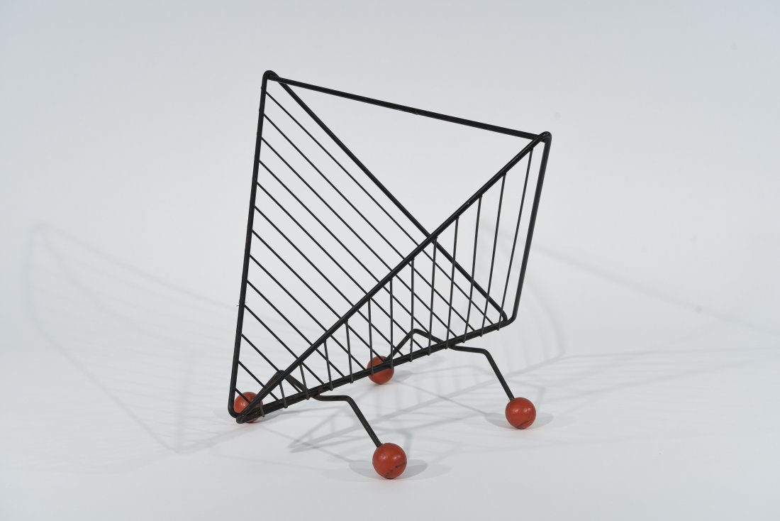 MID CENTURY ATOMIC MAGAZINE RACK WITH BALL FEET (1 of 5)