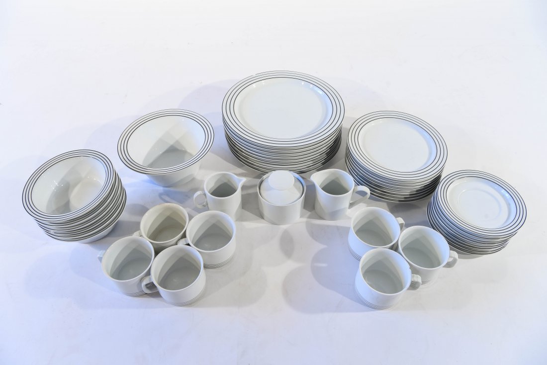 THOMAS GERMANY PORCELAIN SERVICE (1 of 9)