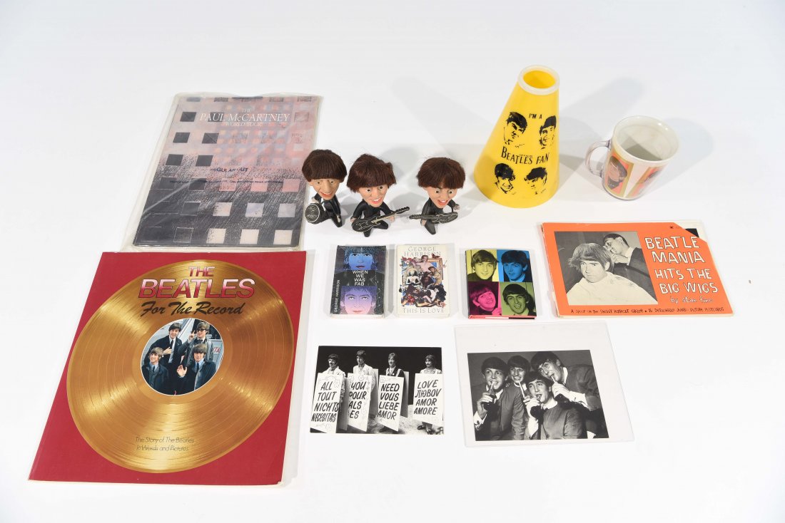 BEATLES MEMORABILIA COLLECTION (1 of 8)