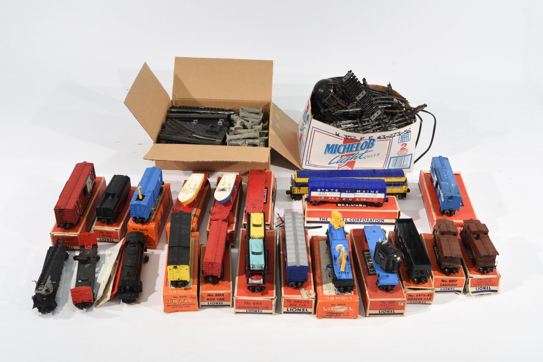 LIONEL TRAIN GROUPING (1 of 10)