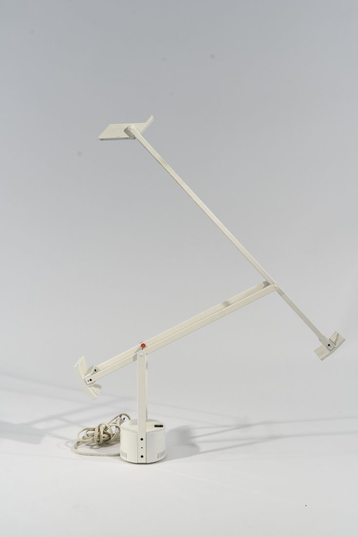 ARTICULATING DESK LAMP (1 of 8)
