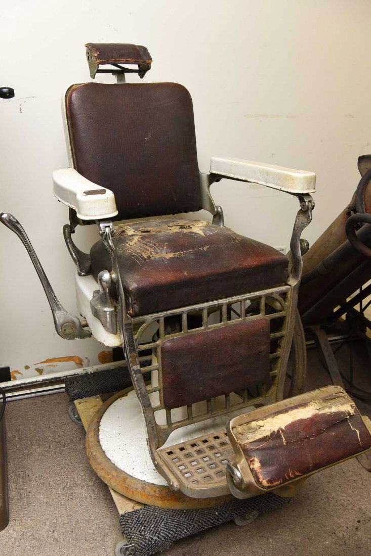 ANTIQUE ENAMEL BARBER CHAIR (1 of 6)
