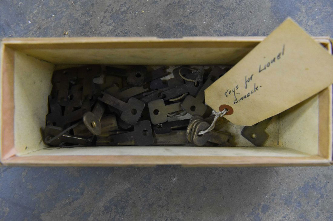 LIONEL BINNACLE KEYS (1 of 3)
