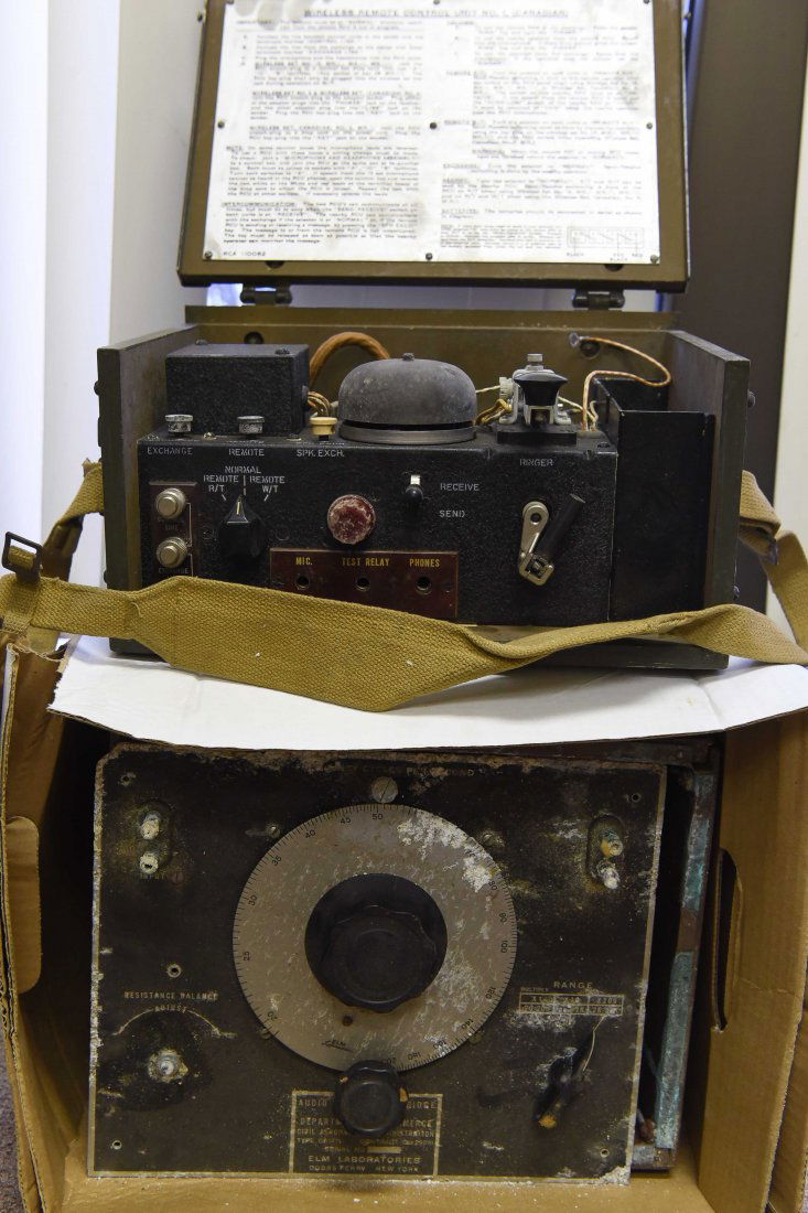 MILITARY WIRELESS REMOTE CONTROL UNIT (1 of 6)