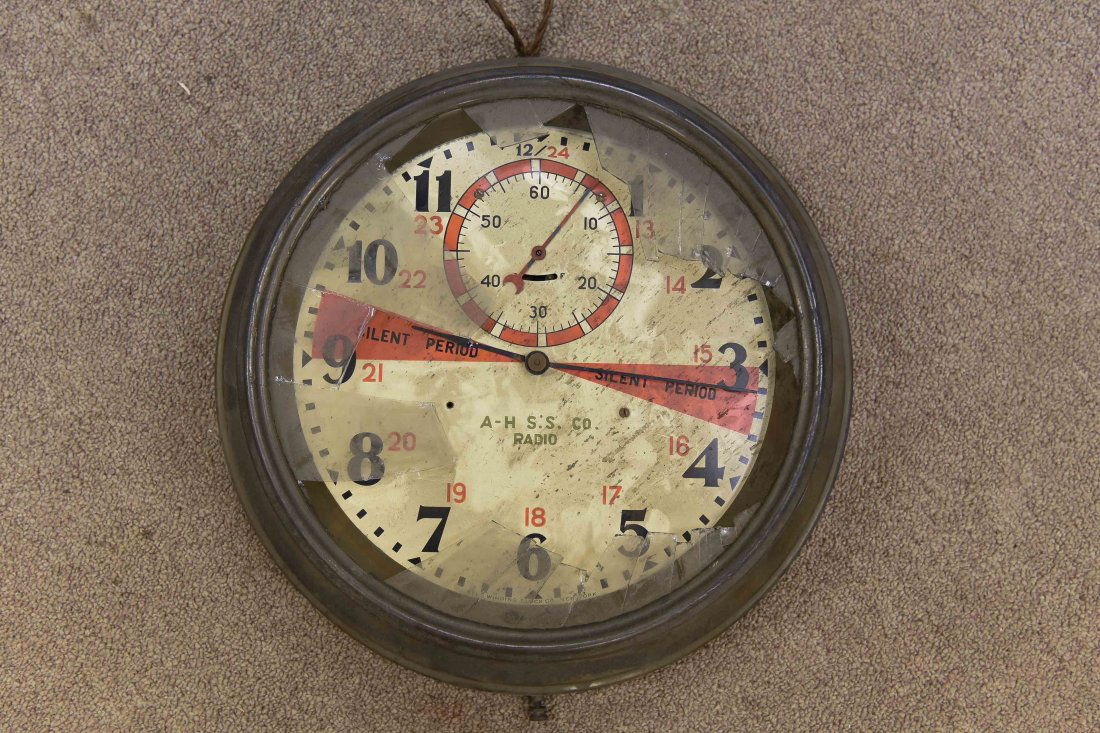 LARGE SHIP'S RADIO ROOM CLOCK A-H S.S. CO. (1 of 5)