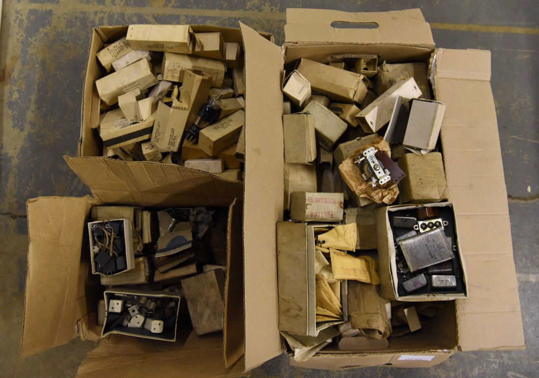 GROUPING OF TUBES & ELECTRONIC COMPONENTS (1 of 9)