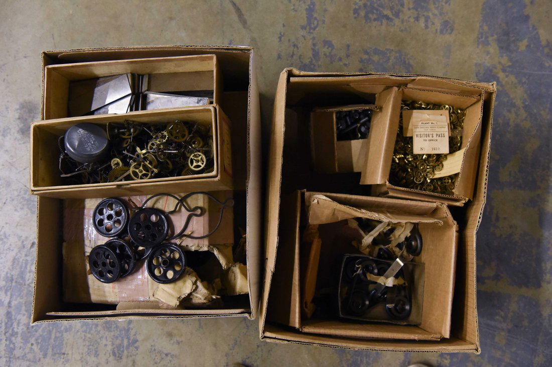 GROUPING OF CLOCK & WATCH PARTS ETC. (1 of 5)