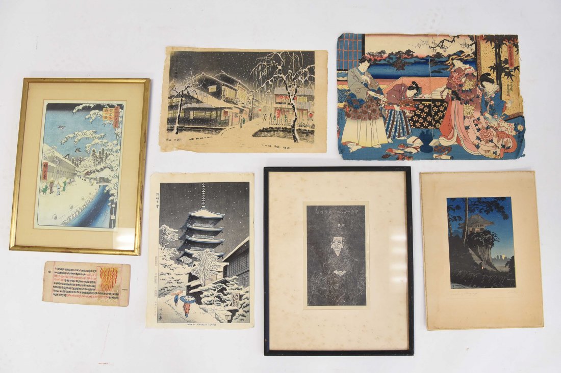 GROUPING OF FIVE JAPANESE PRINTS (1 of 8)