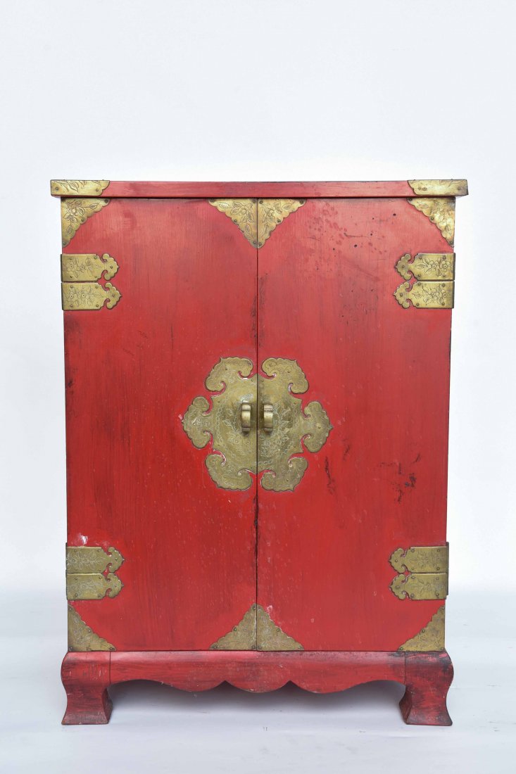 CHINESE RED LAQUER CABINET: Dimensions: H 30.25" x W 22" x D 14" Condition: Some water stains to front, musty