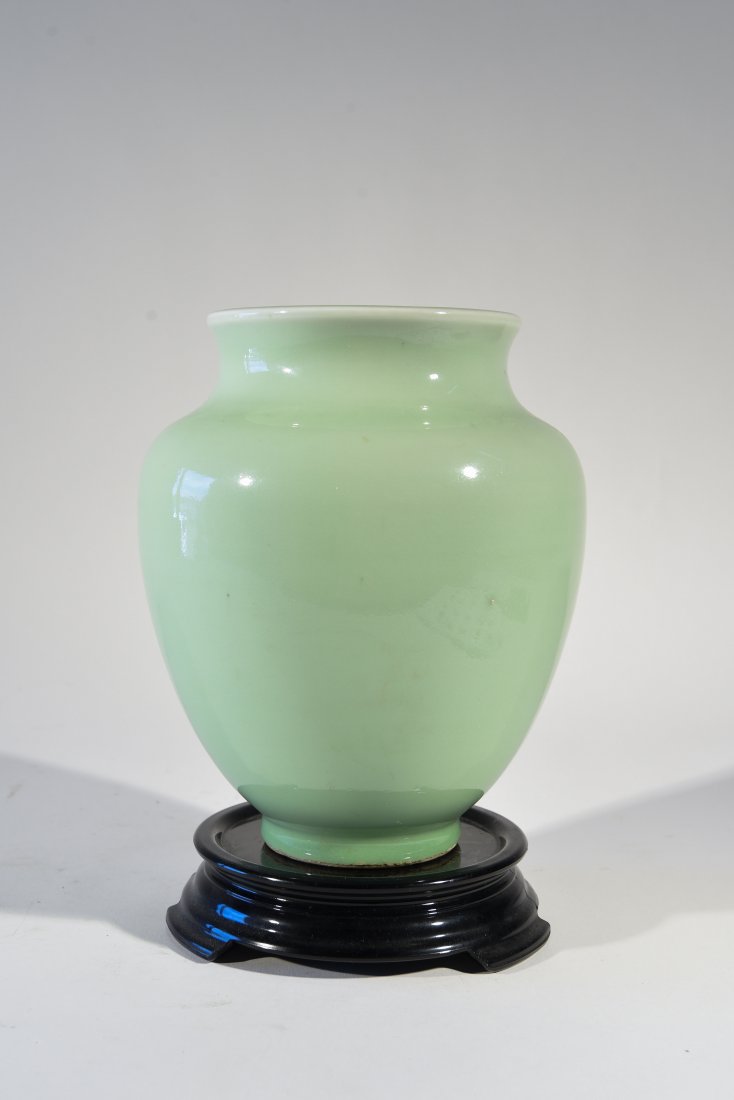 CHINESE CERAMIC VASE (1 of 7)