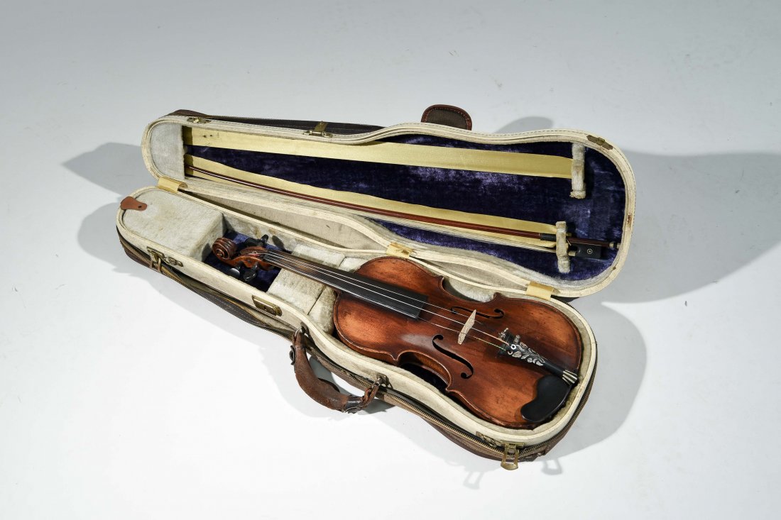 ANTIQUE ABALONE INLAID VOILIN & BOW: Dimensions: H 6" x W 31" x D10" Condition: As is.