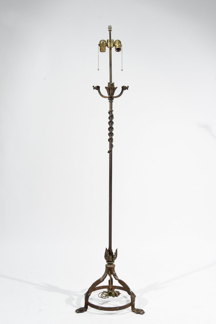 ARTS AND CRAFTS WROUGHT IRON LAMP (1 of 9)