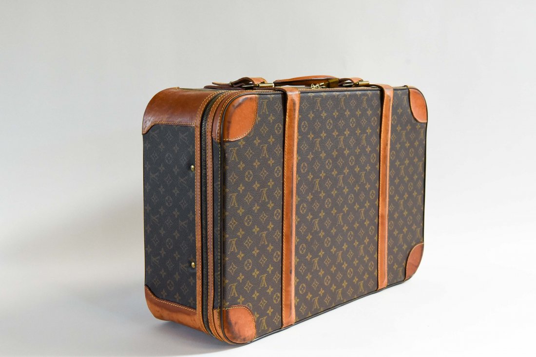 LOUIS VUITTON SUITCASE (1 of 9)