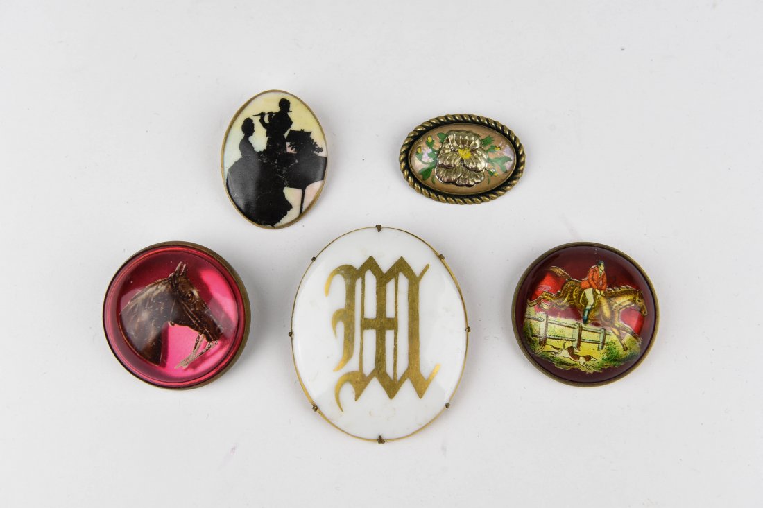 GROUP OF VINTAGE BROOCHES (1 of 7)