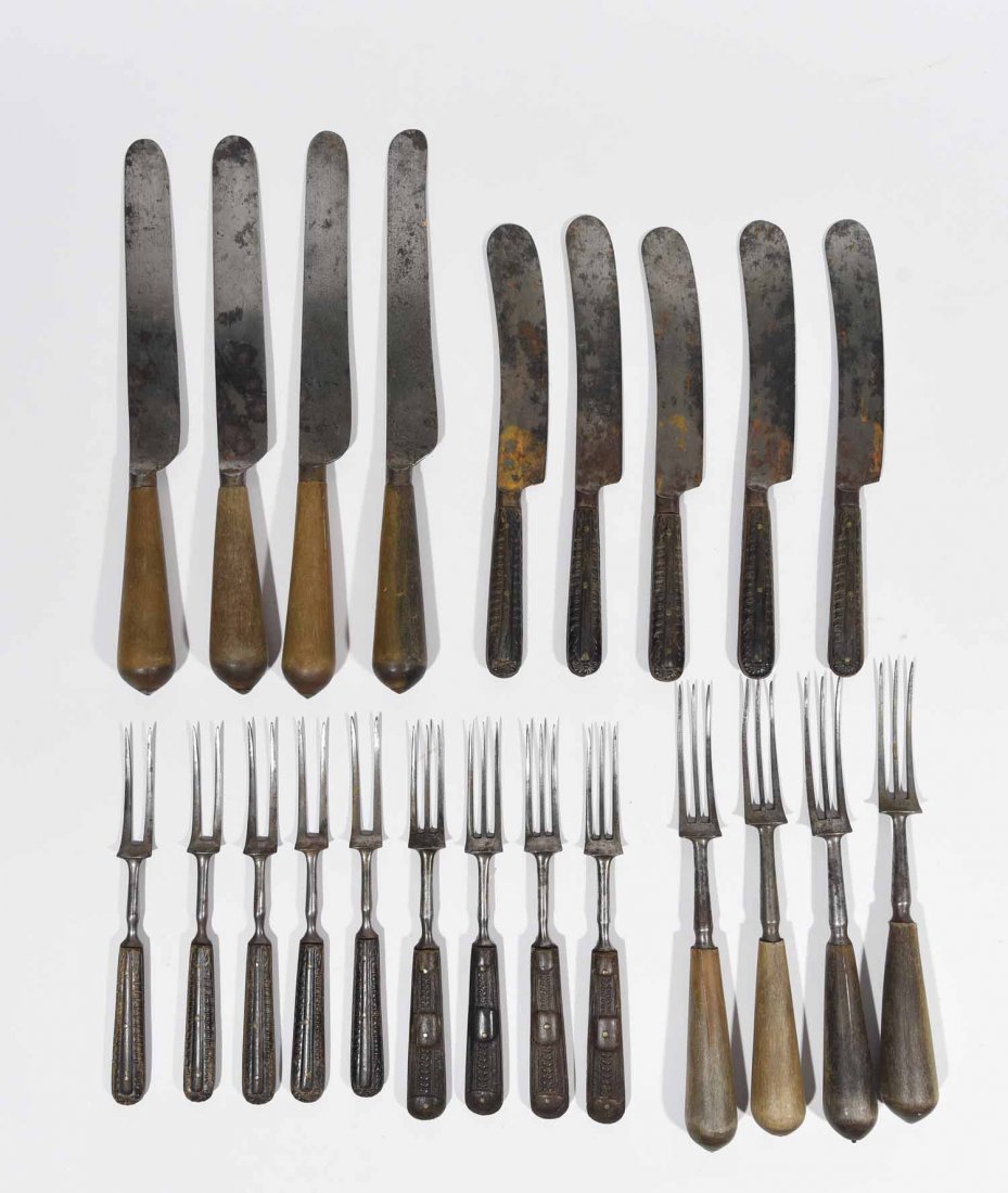 SHEFFIELD HORN HANDLE CUTLERY (1 of 6)