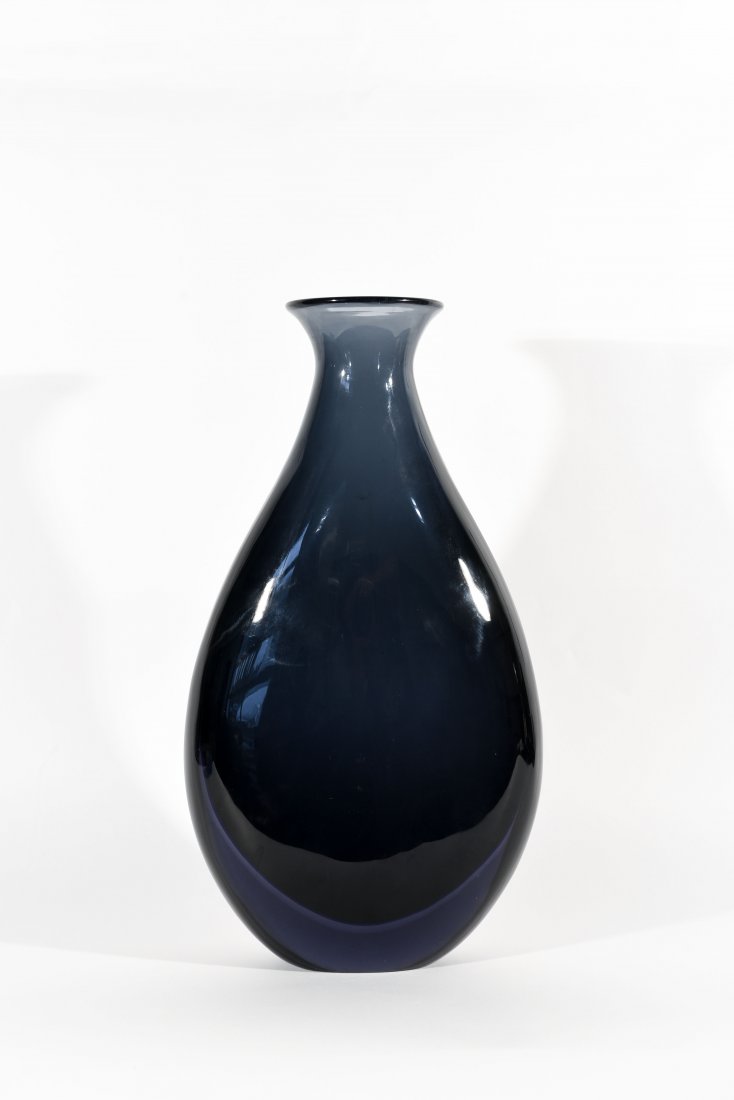 SCANDANAVIAN BLUE GLASS VASE (1 of 6)