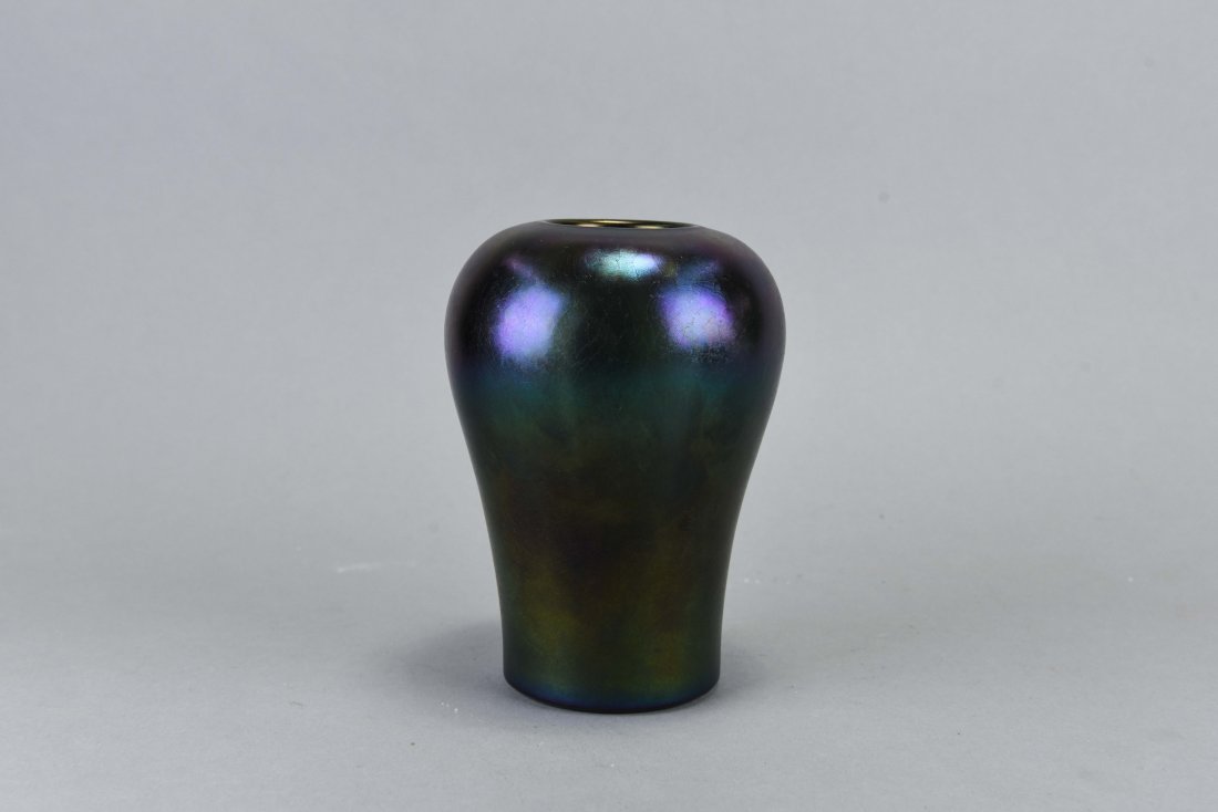 ART GLASS VASE (1 of 6)