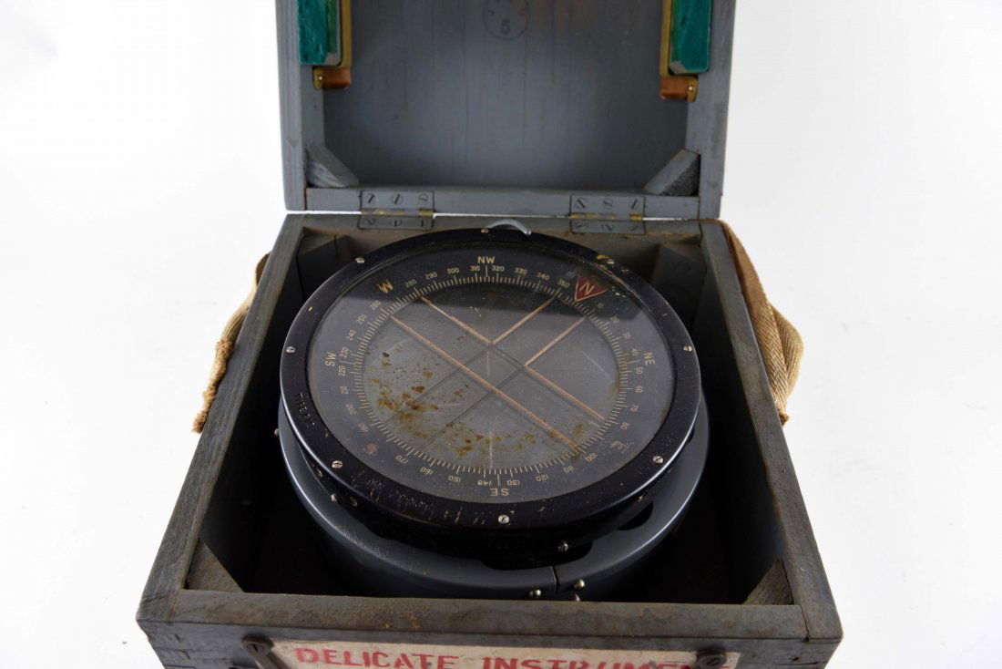 US NAVY COMPASS (1 of 7)
