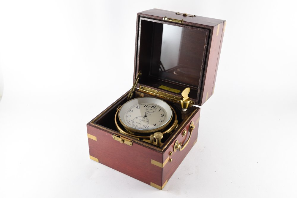 ELGIN 1943 UNIFINISHED CHRONOMETER MOVEMENT & CASE (1 of 10)