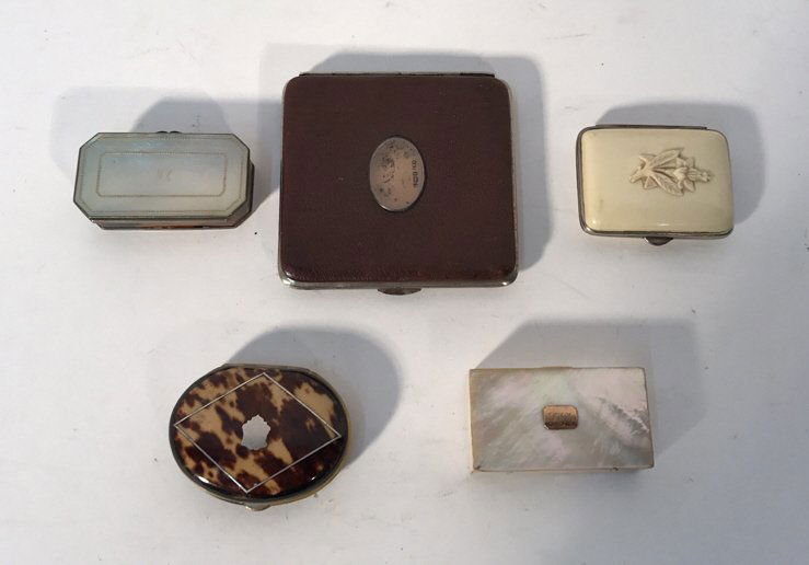 GROUP OF SMALL ANTIQUE BOXES (1 of 6)