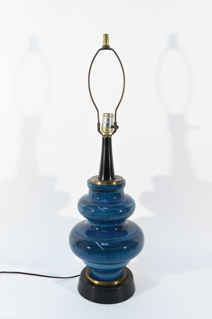 MID CENTURY BLUE CERAMIC RIMINI STYLE TABLE LAMP: Dimensions: H 31" X DIA 10" Condition: A few small scratches to wood base
