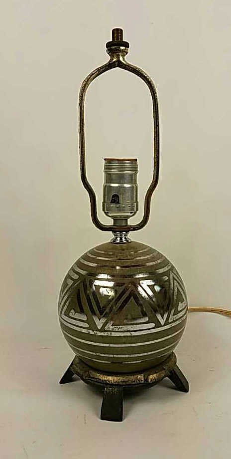 SMALL ART DECO METAL TABLE LAMP (1 of 4)