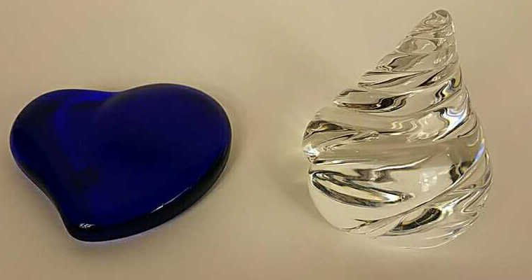 TIFFANY AND STEUBEN PAPERWEIGHTS (1 of 5)