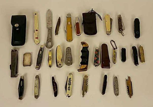 GROUPING OF POCKET KNIVES ETC (1 of 7)