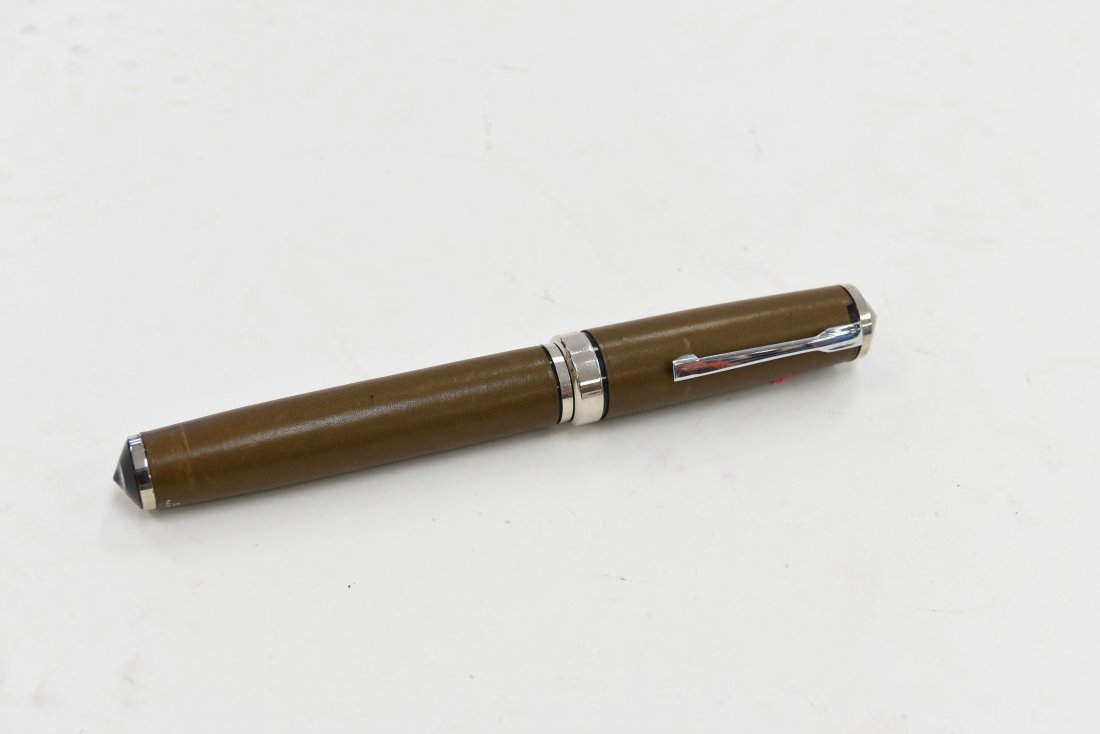 LARGE GUCCI LEATHER PEN IN ORIGINAL BOX 1970'S (1 of 7)