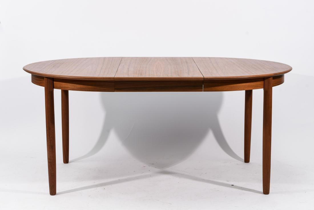 DANISH TEAK DINING TABLE WITH 2 LEAVES (1 of 7)
