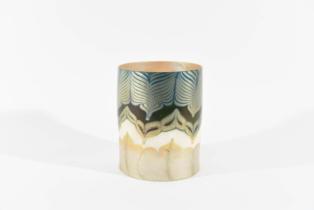 HURRICANE ART GLASS IRIDESCENT SHADE (1 of 7)