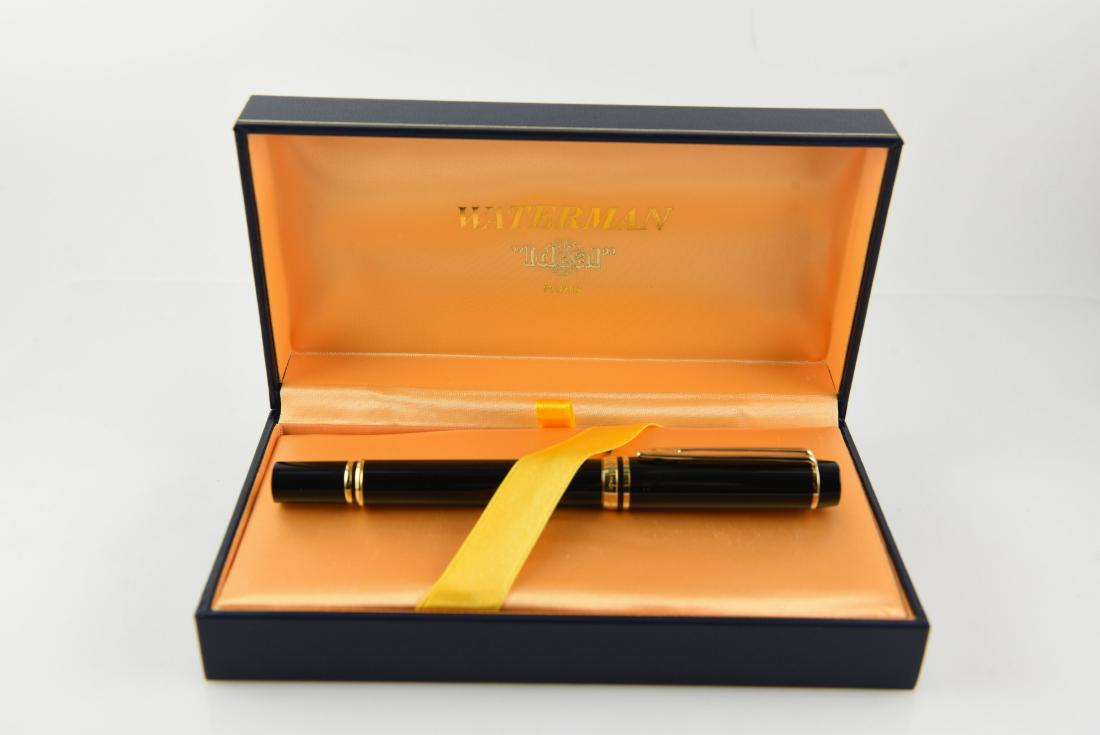 WATERMAN FOUNTAIN PEN: Dimensions: L 5.75", H 1.75" x W 6.75" x D 3.75" (in case)Stamped Waterman, made in France.