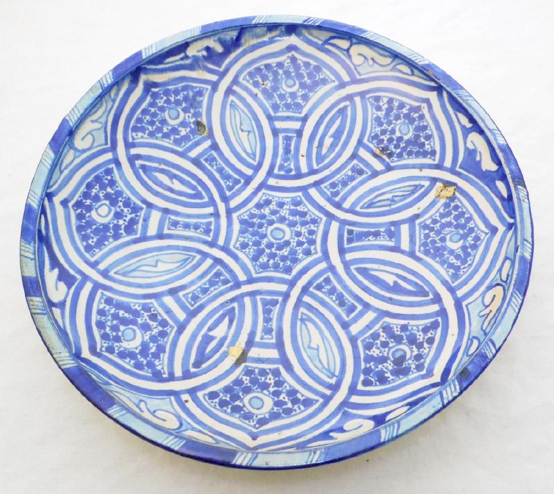 Islamic Ceramic Footed Platter, 18th Century: Early Iznik blue and white ceramic platter, Islamic, circa 18th century. Dia. 13 inches.