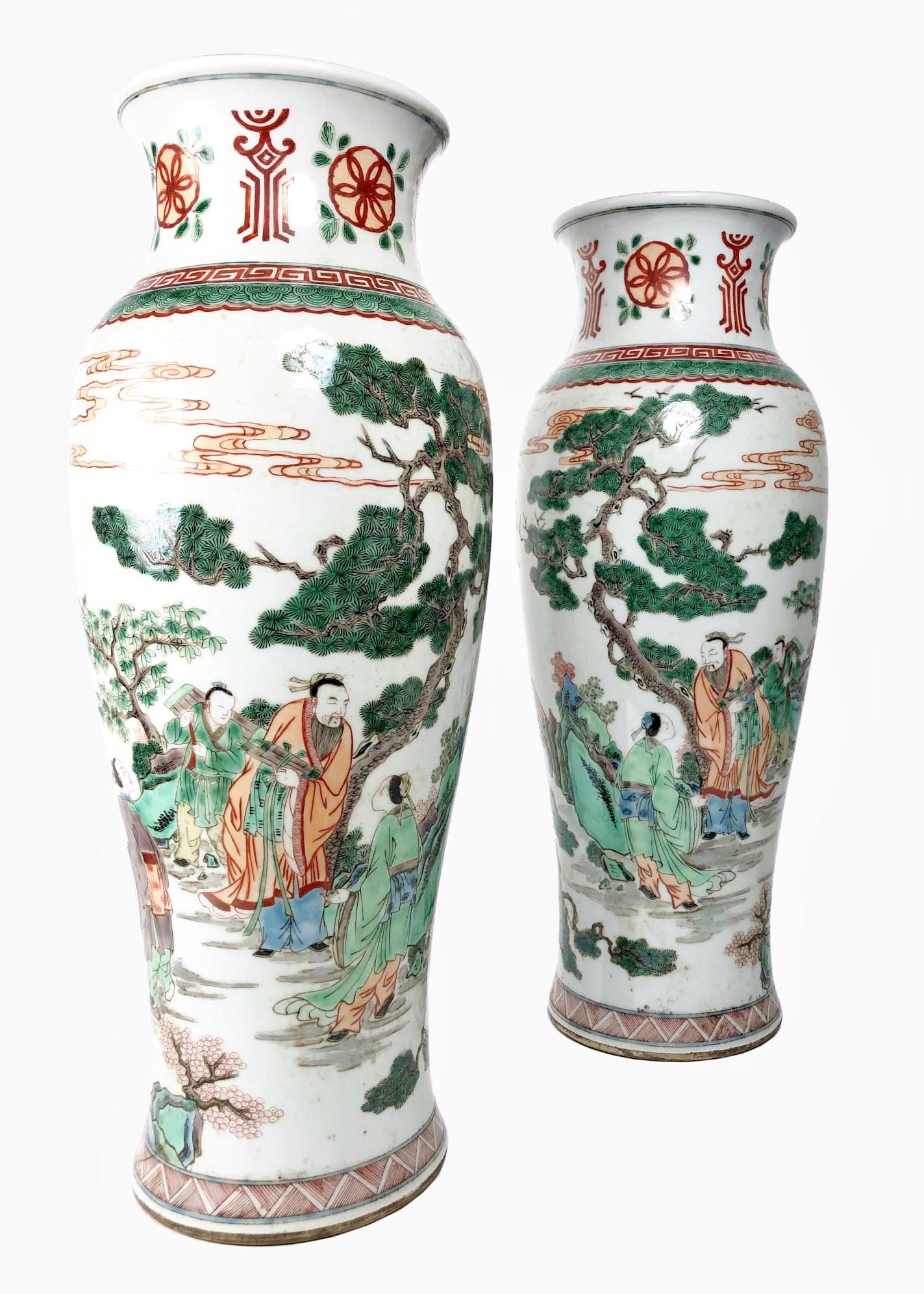 Fine Pair Chinese Wucai Vases, Qing Dynasty (1 of 5)