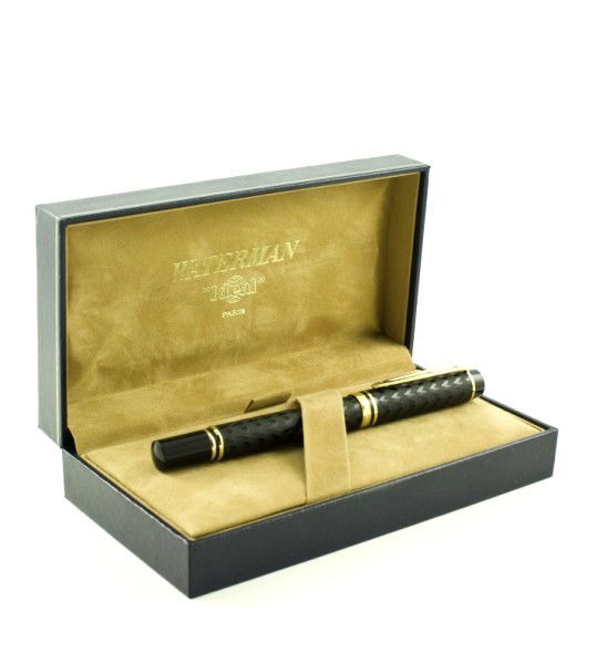 Waterman Fountain Pen With 18KT Gold Nib: Nib marked "Waterman Ideal, Paris, 18K 750, France." Original box, in like-new condition.