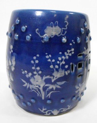 Chinese Porcelain Garden Seat, Qing Dynasty: Blue and white porcelain garden seat. Probably circa mid-20th century. Very good condition. Important Notice To Bidders: Chinese ceramics and other Asian art forms, have been copied from earlier examp
