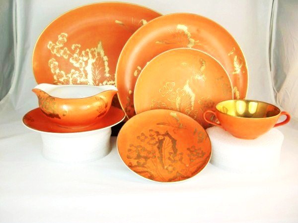 Dorothy Thorpe "Persimmon" Luncheon Service: Persimmon pattern dinner or luncheon service by Dorothy Thorpe. Comprising serving plates, salad plates, dessert plates, soups, a sauce boat, and oval platter. Approximately 47 pieces. Excellent condi