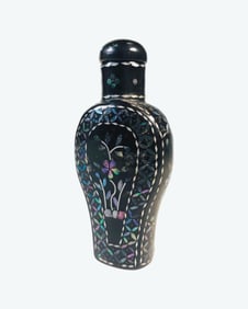 Chinese Paper Mache Snuff Bottle