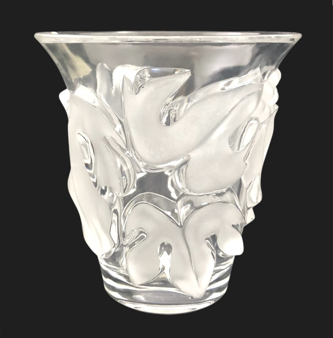Lalique "Samur" Crystal Vase (1 of 3)