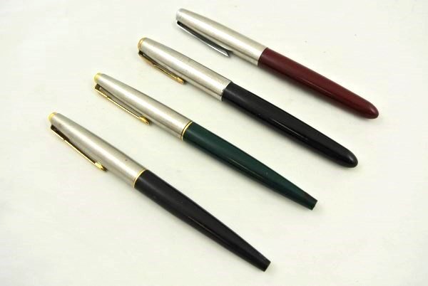 Vintage Fountain Pens: Group of 5 various vintage fountain pens, one a Parker with original box.