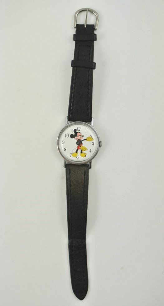Vintage Mickey Mouse Watch (1 of 3)
