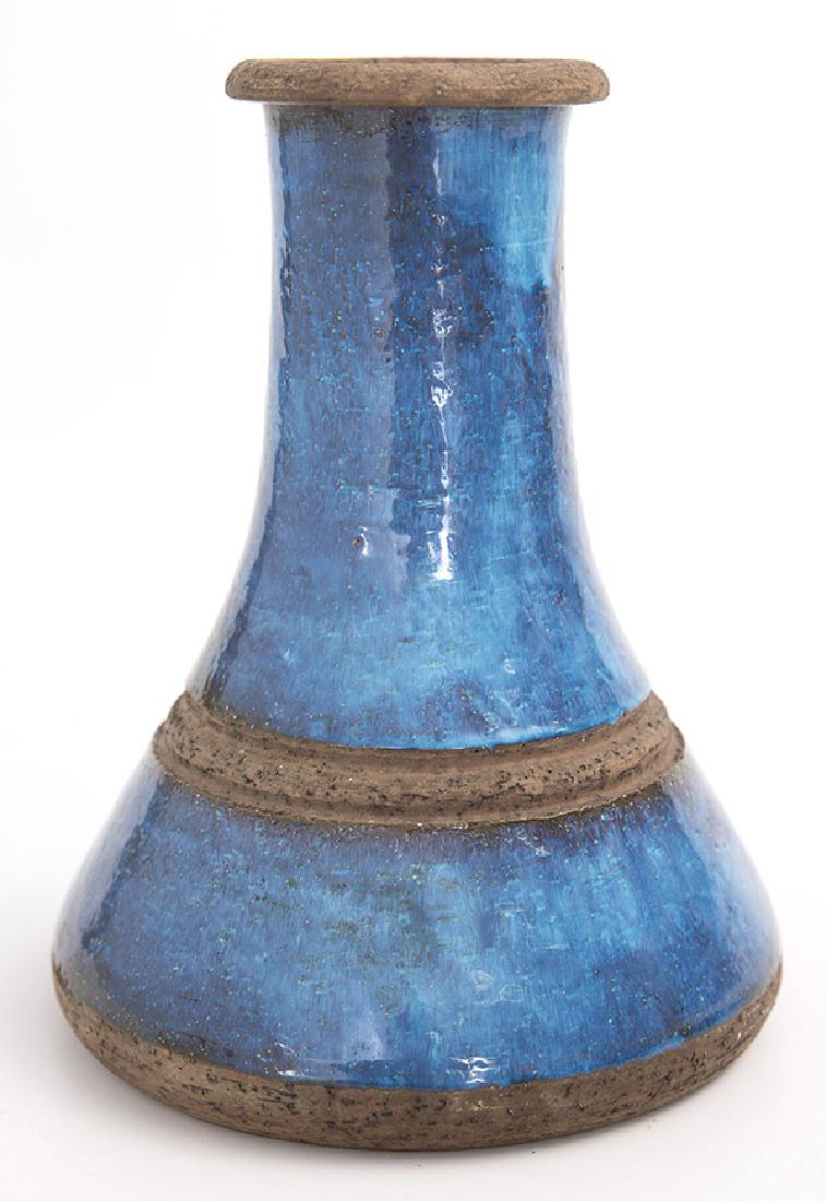 Aldo Londi/Bitossi Vase: Ceramic vase, Raymor 1960's. 8 1/4"w x 10 1/2"h