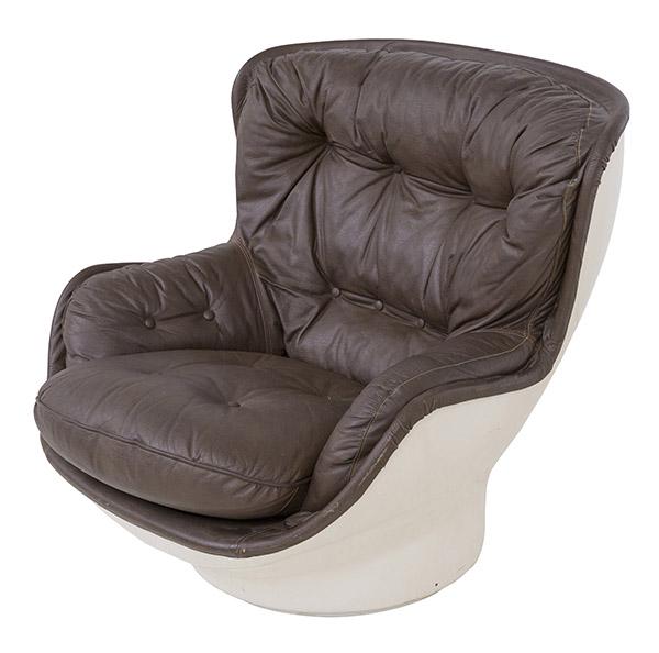 Italian Pop Art Swivel Lounge Chair: Lounge chair. Italy. 1970. Molded fiberglass. Vinyl. 37w x 36d x 34 1/2h
