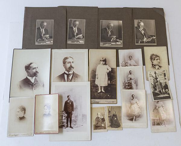 Box of Photo’s, Cabinet Cards, Family (1 of 5)