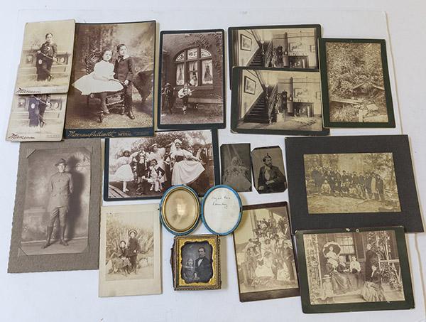 Box Cabinet Cards, Family Photos, Rooms (1 of 5)