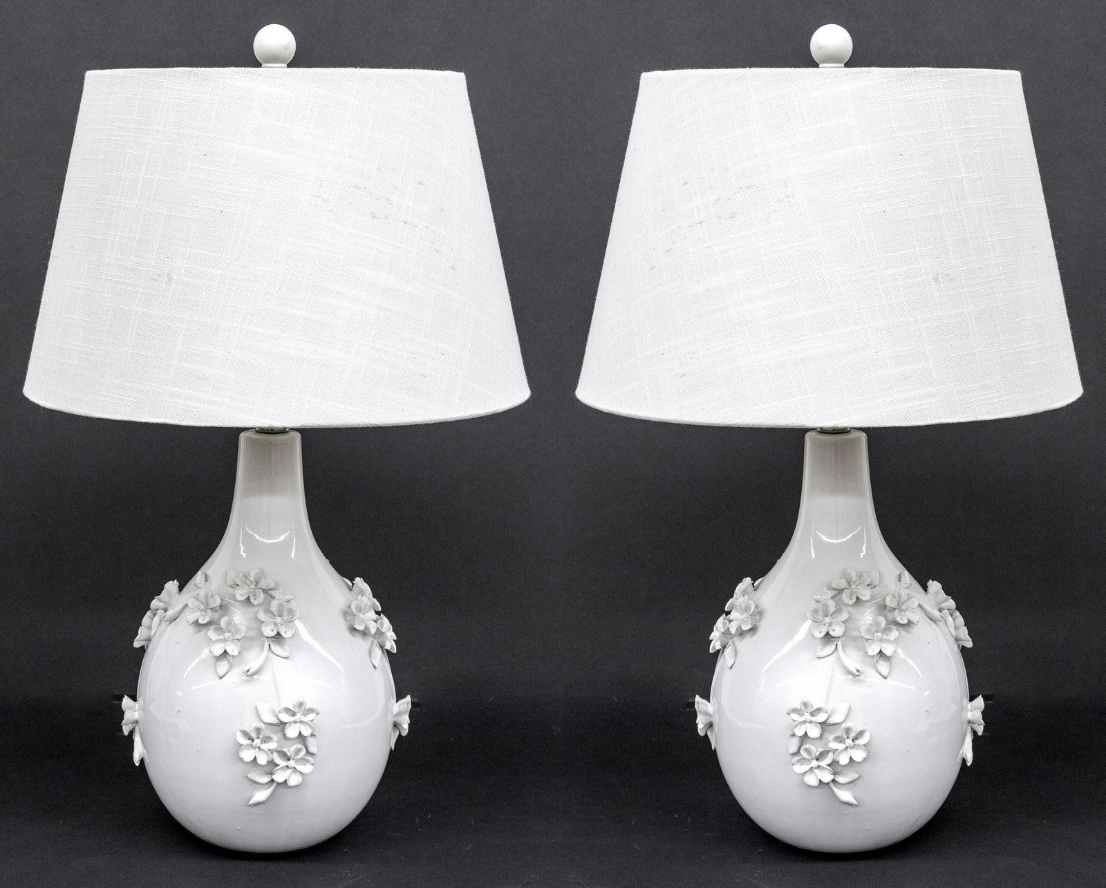 Pair of Chinese Porcelain Table Lamp (1 of 7)