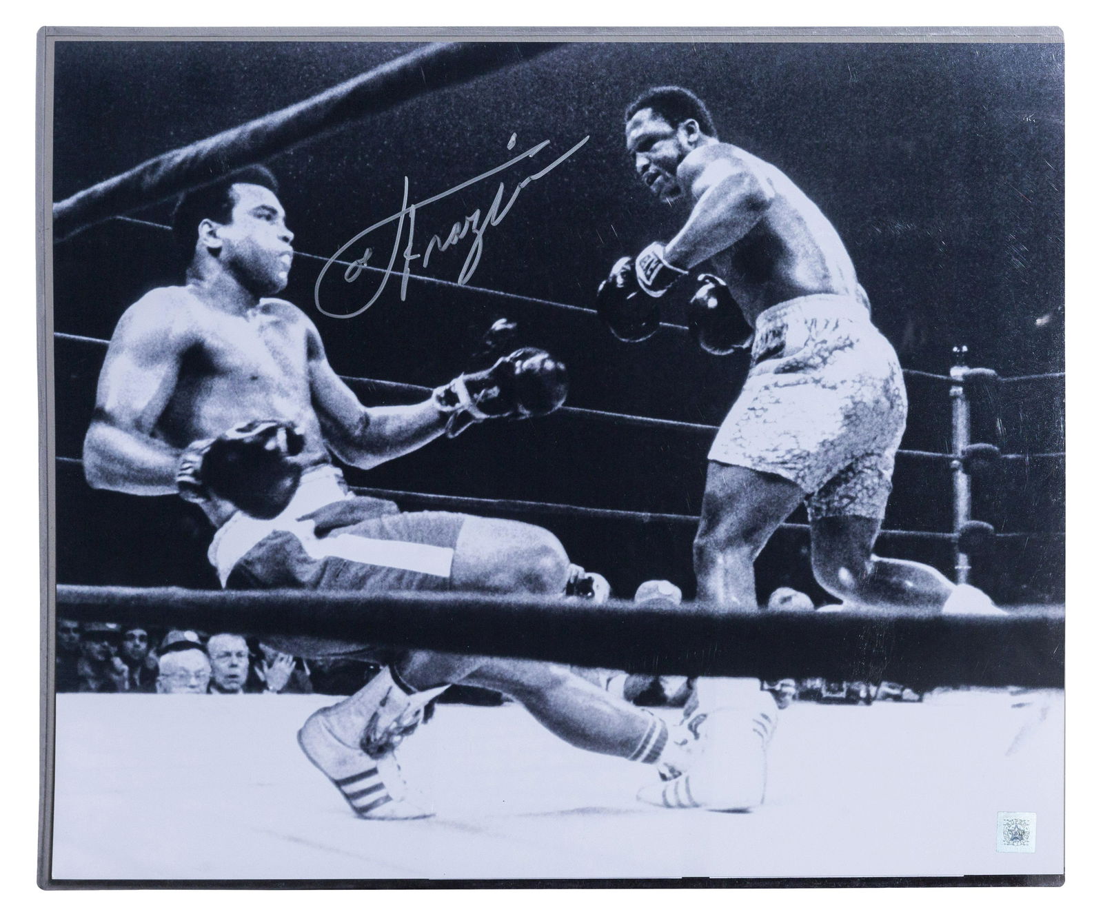 Joe Frazier Signed Photo (1 of 5)