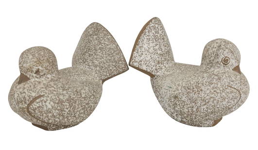 James Lovera MCM Bird Sculpture: Bird sculptures, pair, USA, 1960. Ceramic. Signed to underside. 6w x 4.5d x 5.5h