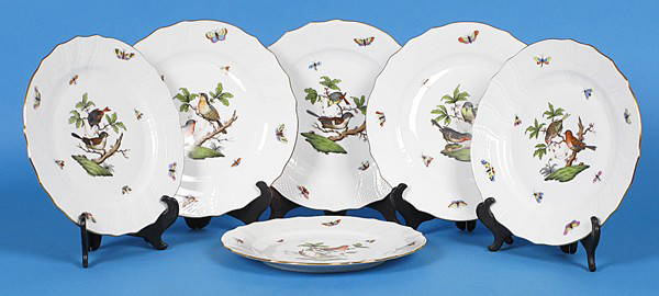 Twelve Herend Service Plates: Twelve Herend Bird of Paradise Pattern Service Plates, depicting various birds Size: 10.25