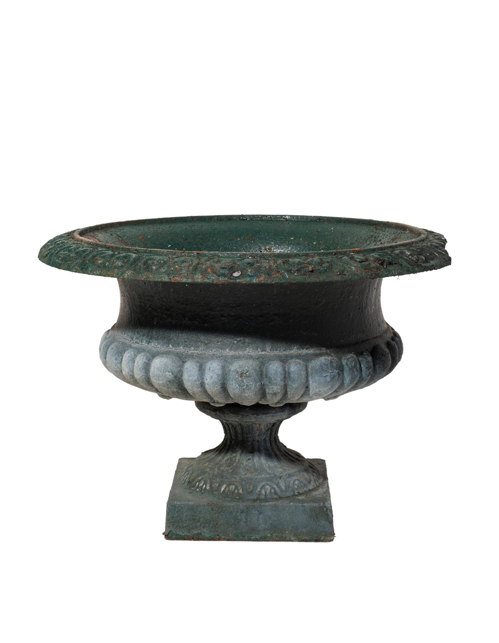 Large Classical Victorian Garden Urns (1 of 5)